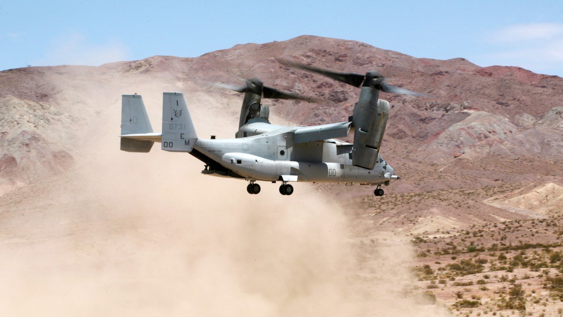 球队在暂停后应优先稳定节奏还是调整战术，暂停时队员必须离开比赛场区吗