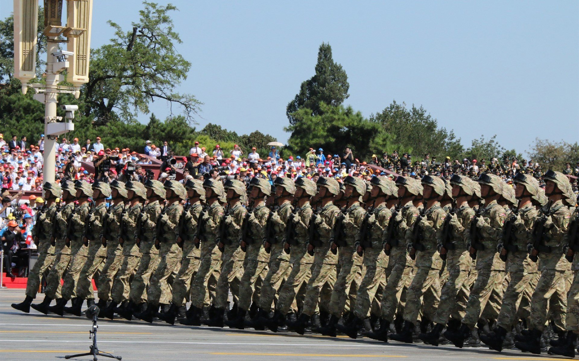 法甲场面火爆：跑位、射门、救球连续不断，法甲水平如何